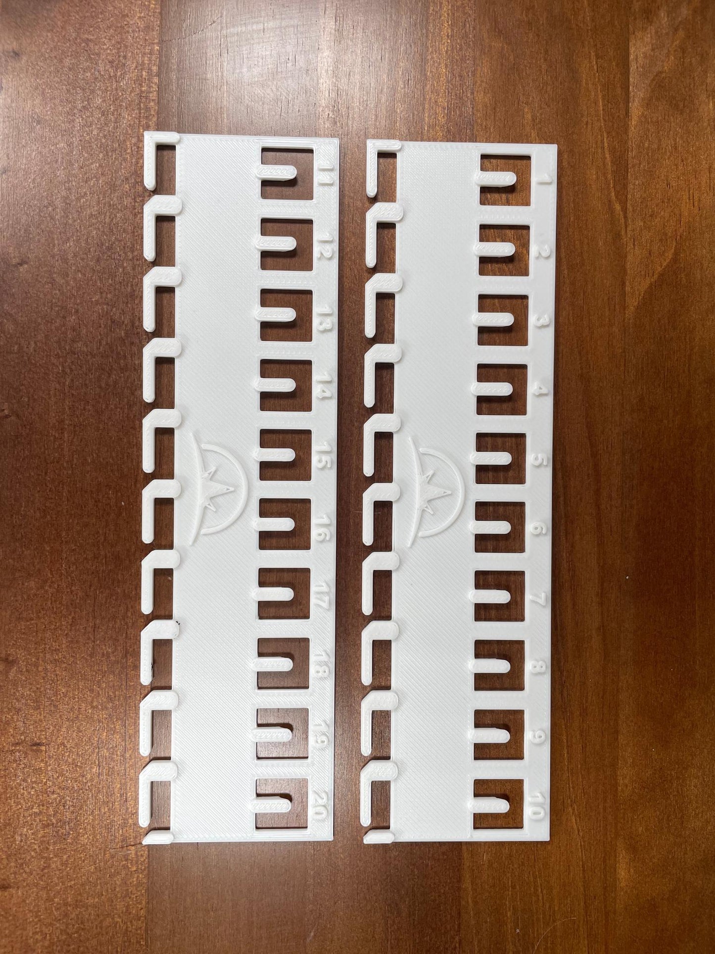 Yarn / Floss Organizer holds up to 40 fibers (10 per card), Embroidery Card, Thread Organizer for Cross Stitch Embroidery or Needlepoint - Ray of Sonshine Design